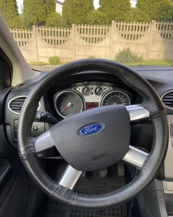 Ford Focus cena 12500 przebieg: 295000, rok produkcji 2011 z Radomsko małe 92